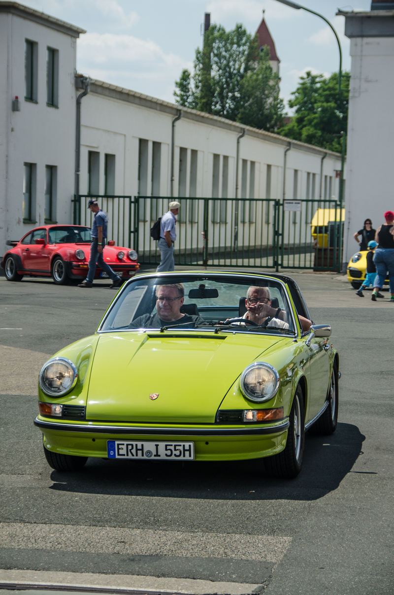 Illustration for article titled Photodump: A classic Porsche car meet.